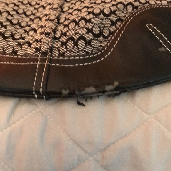 Small coach used purse - Picture 2 of 5